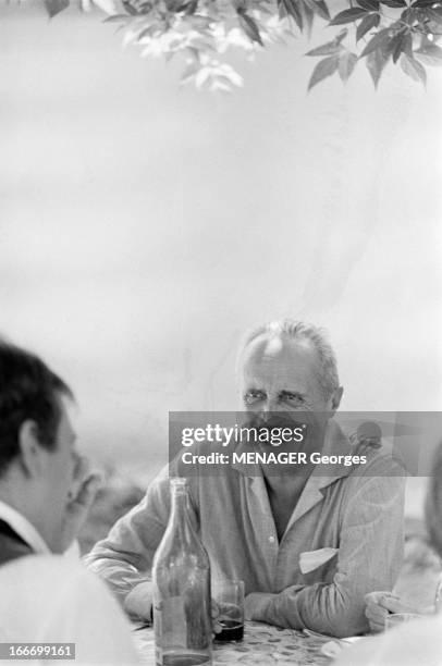 Shooting Of The Film 'Les Fetes Galantes' By Rene Clair. En 1966, en Roumanie, dans les studios de cinéma de BUFTEA dans le cadre du tournage de son...