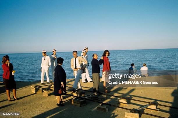 Shooting Of The Film 'L'Etranger' By Visconti Luchino. Alger - février 1967 - Lors du tournage du film 'L'Etranger' du réalisateur Luchino VISCONTI,...