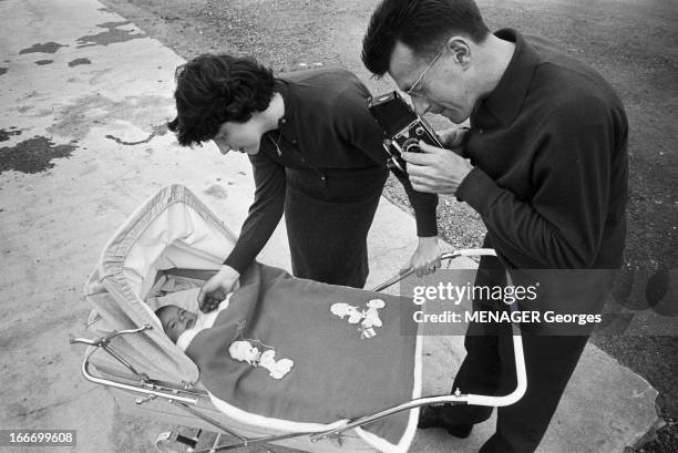 Rendezvous With Louison And Jean Bobet. France, 6 mai 1958, le cycliste français Louison Bobet s'apprête à participer au 45ème tour de France. Ici...