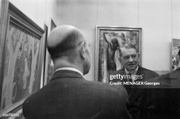 Rene Coty Goes To An Exhibition. France, Paris, 12 mars 1959, l'homme d'Etat français René COTY, ancien président de la république, se rend à une...