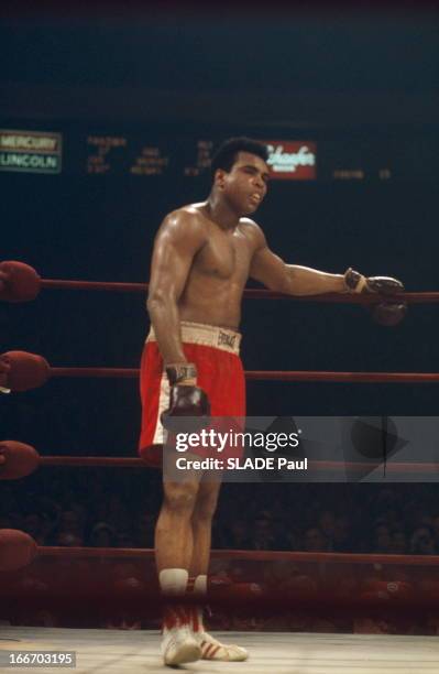 Heavy Weight World Boxing Championship Between Joe Frazier Muhammad Ali At Madison Square Garden In New York: The Battle Of The Century. Le 8 mars...