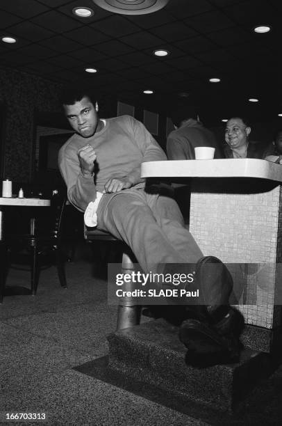 Muhammad Ali Prepares His Fight Against The World Champion Joe Frazier. Muhammad ALI prépare à 29 ans son combat contre le champion du monde Joe...