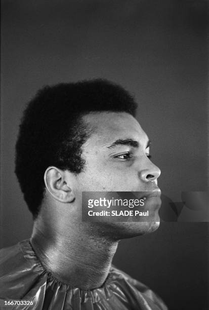 Muhammad Ali Prepares His Fight Against The World Champion Joe Frazier. Muhammad ALI prépare à 29 ans son combat contre le champion du monde Joe...