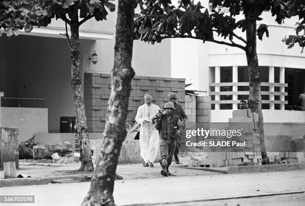 Revolution In Santo Domingo. En République dominicaine, à Saint-Domingue, 10-14 mai 1965, lors de la révolution provoquant de sanglants combats entre...
