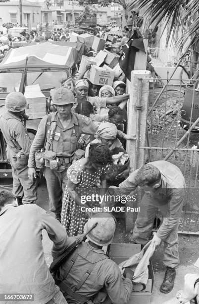 Revolution In Santo Domingo. En République dominicaine, à Saint-Domingue, 4-7 mai 1965, lors de la révolution provoquant de sanglants combats entre...