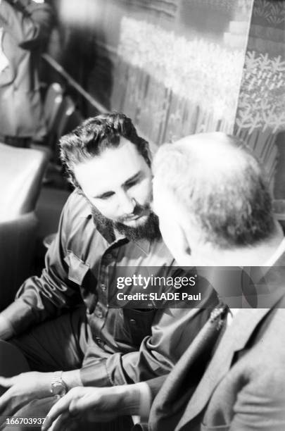 Official Visit Of Fidel Castro To The Cuban Embassy In Washington. Etats-Unis, Washington, 17 avril 1959, le dirigeant politique cubain Fidel CASTRO,...