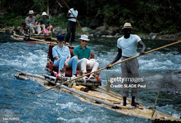 Prince Charles, The Prince Philip And Princess Anne Of The United Kingdom On Holiday In Jamaica. En Jamaïque, en août 1966, lors des vacances, Prince...