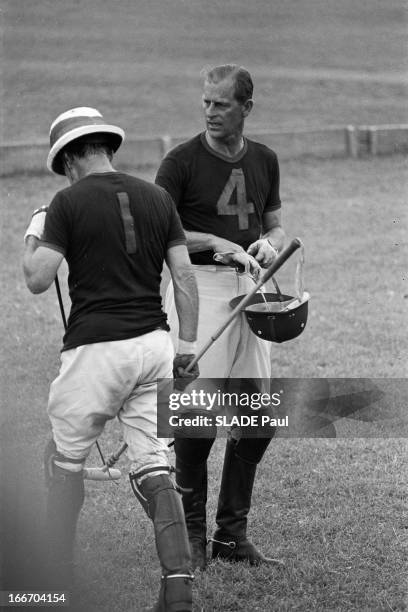 Prince Charles, The Prince Philip And Princess Anne Of The United Kingdom On Holiday In Jamaica. Jamaïque, août 1966, Le Prince Charles, du Prince...