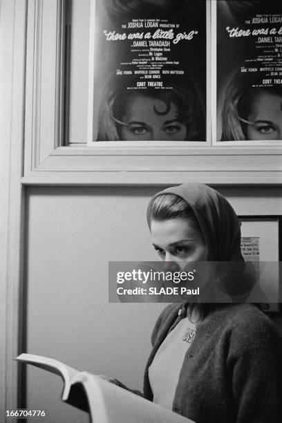 Jane Fonda In New York. Jane FONDA, 22 ans, fille de l'acteur Henry Fonda, vit à NEW YORK où elle suit les cours de l'Actors Studio chez Lee...