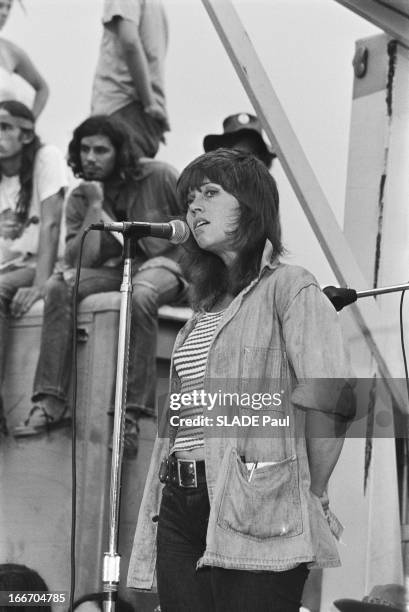 Republican Convention Of Miami Beach: Jane Fonda Deonstrates Against The War In Vietnam. En marge de la convention républicaine rassemblée à MIAMI du...