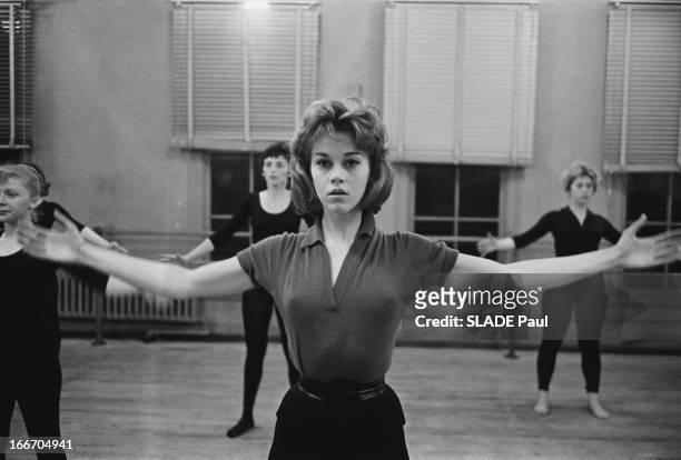 Jane Fonda In New York. Jane FONDA, 22 ans, fille de l'acteur Henry Fonda, vit à NEW YORK où elle suit les cours de l'Actors Studio chez Lee...