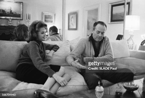 Jane Fonda And Her Father Henry In New York. Jane FONDA, 22 ans, fille de l'acteur Henry FONDA, rend visite à son père à NEW YORK. Tous deux passent...