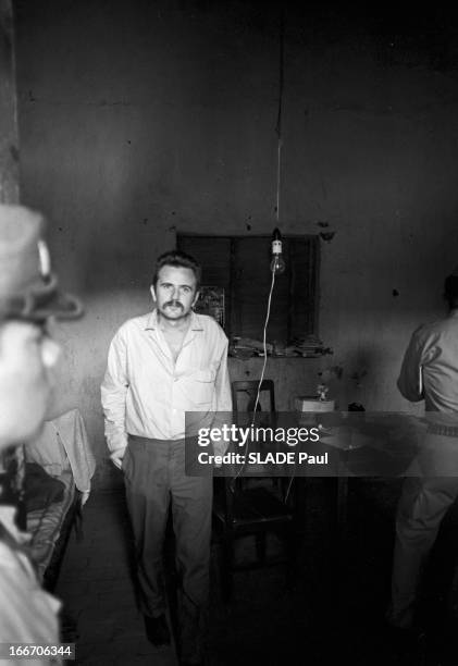 Trial Of Regis Debray In Camiri, Bolivia. En Bolivie, le 8 Octobre 1967, à Camiri, dans la cellule de sa prison, Régis DEBRAY, écrivain, philosophe,...