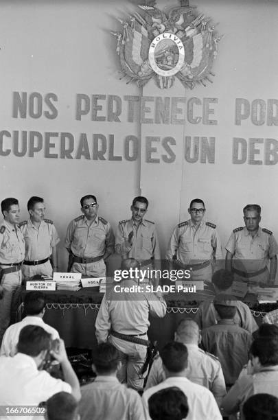 Trial Of Regis Debray In Camiri, Bolivia. En Bolivie, le 16 Octobre 1967, lors du procès de Régis DEBRAY, écrivain, philosophe, accusé de la guérilla...