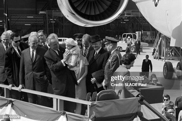 The Biggest Aircraft In The World, The 'Lockheed C-5 Galaxy'. Etats-Unis, Marietta , Le président des Etats-Unis Lyndon Baines Johnson inaugure le...