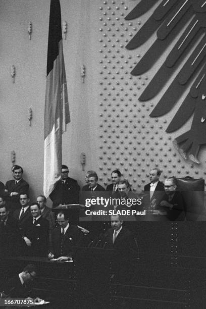 Richard Milhous Nixon In Bonn And Berlin. Bonn - 27 février 1969- Lors de son voyage officiel en Europe, le président Richard NIXON fait une escale...