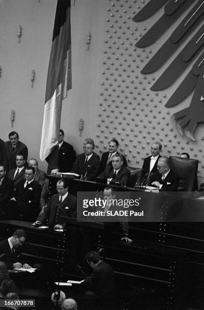 Richard Milhous Nixon In Bonn And Berlin. Bonn - 27 février 1969- Lors de son voyage officiel en Europe, le président Richard NIXON fait une escale...