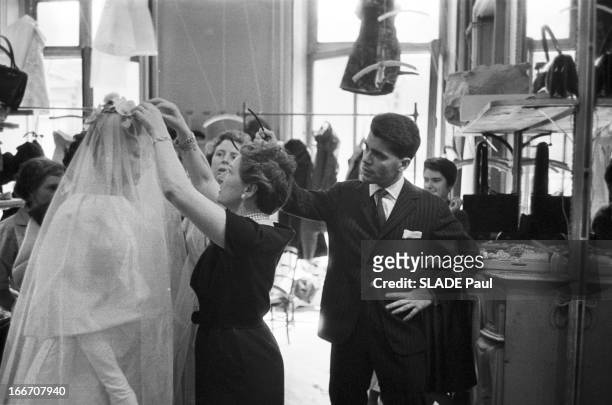 The First Karl Lagerfeld Collection At Patou. En Juillet 1958, le couturier Karl LAGERFELD présente sa première collection pour l'automne hiver 1959...