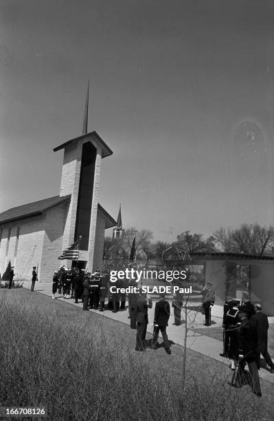 Funeral Of Dwight Eisenhower. Etats-Unis, 2 avril 1969, les obsèques du président américain Dwight EISENHOWER à Abilene . Après la cérémonie des...