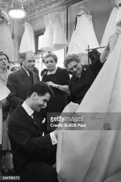 The First Karl Lagerfeld Collection At Patou. En Juillet 1958, le couturier Karl LAGERFELD présente sa première collection pour l'automne hiver 1959...
