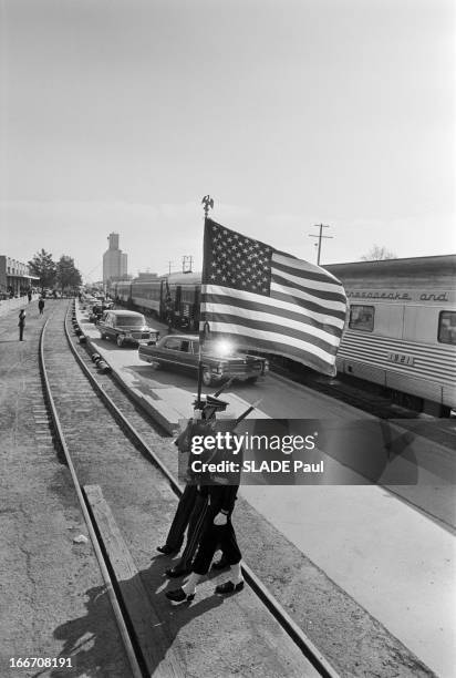 Funeral Of Dwight Eisenhower. Etats-Unis, 2 avril 1969, les obsèques du président américain Dwight EISENHOWER à Abilene . Après la cérémonie des...