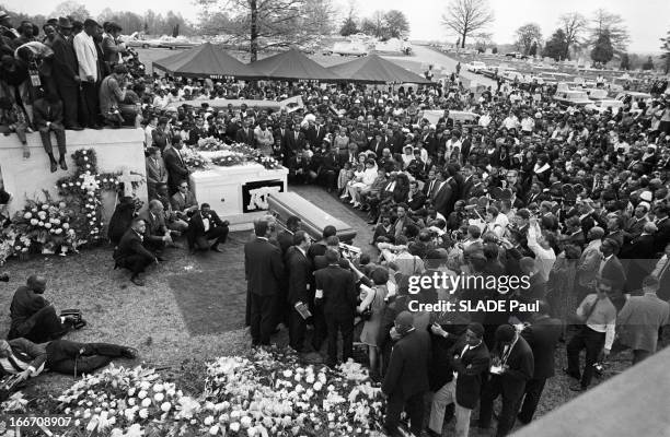 Death And Funeral Of Martin Luther King. A Atlanta, le 9 Avril 1968, lors des obsèques de Martin LUTHER KING assassiné au motel 'Lorraine' de Memphis...