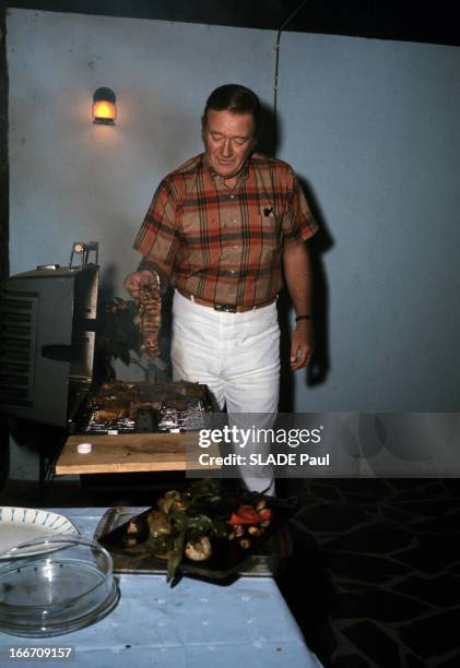 Shooting Of The Film 'Chisum' By Andrew V. Mac Laglen. Au Mexique, en mars 1970, sur le tournage du film 'Chisum' d'Andrew V. MCLAGLEN, John WAYNE...