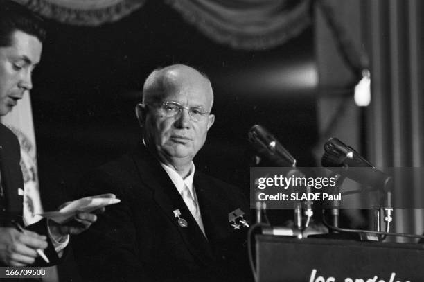 Official Visit Of Nikita Khrushchev To The United States: In Hollywood. Etats-Unis, Los Angeles, Hollywood, septembre 1959, visite officielle de...