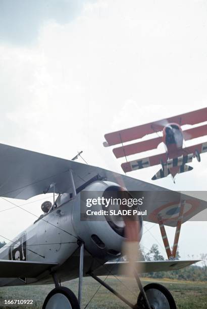 Guerre 14-18 aviateur français dans son biplan Guerre 14-18 aviateur français dans son biplan