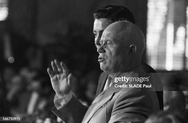 Official Visit Of Nikita Khrushchev To The United States: In Hollywood. Etats-Unis, Los Angeles, Hollywood, septembre 1959, visite officielle de...