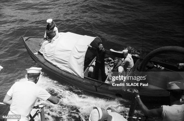 The Portuguese Cruise Ship 'Santa Maria' Is Boarded By Pirates. Le 22 janvier 1961, le capitaine Henrique GALVAO, à la tête d'un commando de 24...