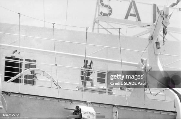 The Portuguese Cruise Ship 'Santa Maria' Is Boarded By Pirates. Le 22 janvier 1961, le capitaine Henrique GALVAO, à la tête d'un commando de 24...