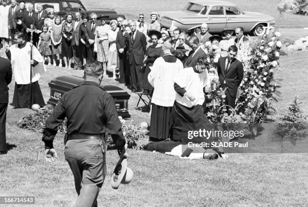 Funeral Of Ernest Hemingway In Ketchum, United States. En juillet 1961, Etats Unis, Lors de la cérémonie des funérailles de l'écrivain, Ernest...