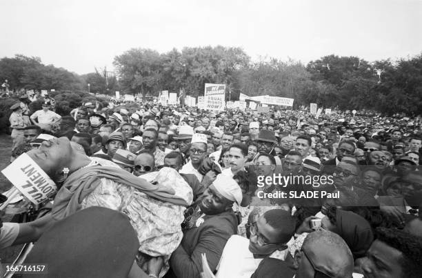 The Black March In Washington For Jobs And Freedom. Le 28 août 1963, à Washington, la 'Marche des noirs' pour les droits civiques: dans la foule...