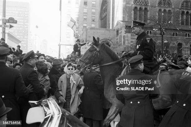 Ticker Tape Parade For John Glenn Cosmonaut, In New York. Le 01 mars 1962, aux Etats Unis, l'astronaute américain, John GLENN accueilli en héros...