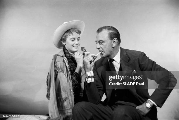 Release In New York Of The Film 'La Colline Des Potences' With Maria Schell And Gary Cooper And Studio With The Actors. 1959 26 février New York,...