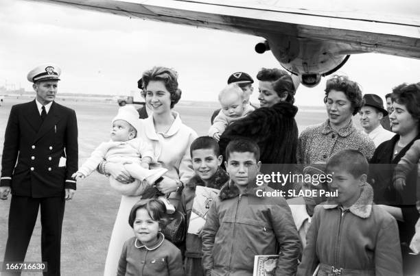 The Princess Sofia Of Greece In New York. Le 30 octobre 1958, A New york, lors d'un voyage aux Etats Unis, la princesse Sofia DE GRECE, et l'actrice...