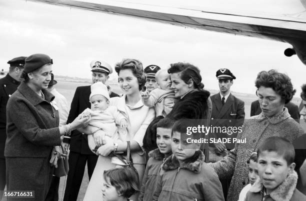 The Princess Sofia Of Greece In New York. Le 30 octobre 1958, A New york, lors d'un voyage aux Etats Unis, la princesse Sofia DE GRECE, et l'actrice...