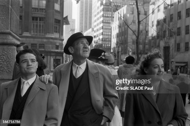 Rendezvous With Alphonse Halimi, Boxing World Champion. Etats-Unis, New-York, 11 novembre 1957, le boxeur français d'origine algérienne Alphonse...