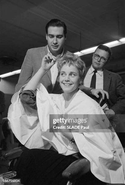 Rendezvous With Maria Schell At The Hairdresser In Hollywood. Etats-Unis, Los Angeles, Hollywood, 7 mars 1959, l'actrice autrichienne Maria SCHELL...