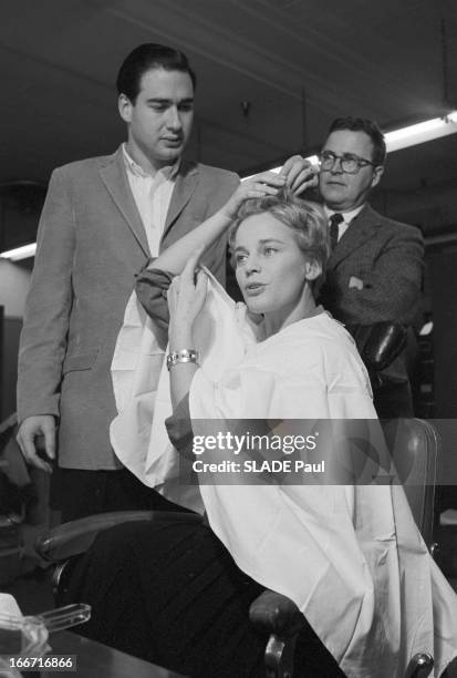 Rendezvous With Maria Schell At The Hairdresser In Hollywood. Etats-Unis, Los Angeles, Hollywood, 7 mars 1959, l'actrice autrichienne Maria SCHELL...