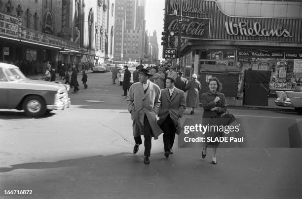 Rendezvous With Alphonse Halimi, Boxing World Champion. Etats-Unis, New-York, 11 novembre 1957, le boxeur français d'origine algérienne Alphonse...