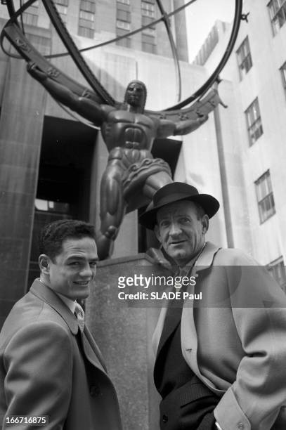 Rendezvous With Alphonse Halimi, Boxing World Champion. Etats-Unis, New-York, 11 novembre 1957, le boxeur français d'origine algérienne Alphonse...