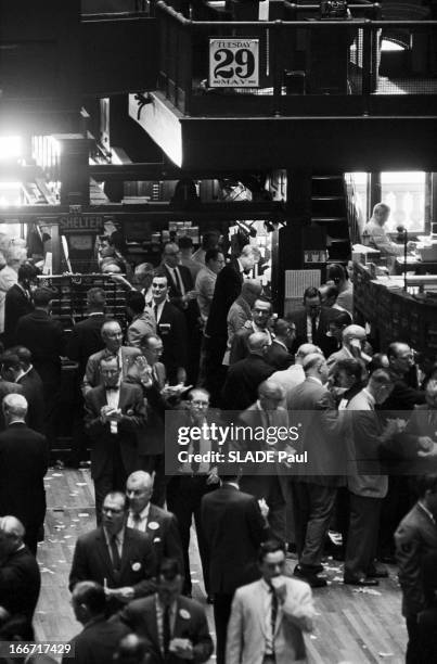 Wall Street, New York Stock Exchange. Aux Etats-Unis, le 29 mai 1962, lundi noir à Wall Street, la bourse de New York : la valeur des titres baisse...