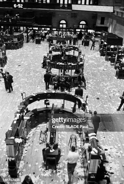 Wall Street, New York Stock Exchange. Aux Etats-Unis, le 29 mai 1962, lundi noir à Wall Street, la bourse de New York : la valeur des titres baisse...