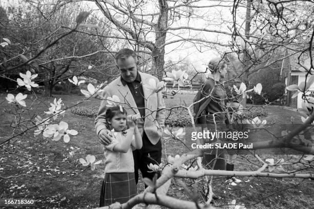 Prince Rainier Iii Of Monaco, Princess Grace And Their Children Travelling In The United States. Etats-Unis- 20 Avril 1963- Voyage de la famille...