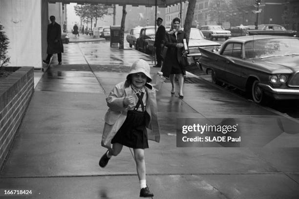 Delphine Fox, Victim Of An Attack Of The Oas, Treated In New York. Nerw York, 22 Juillet 1967, Delphine RENARD victime d'un attentat de l'OAS à...