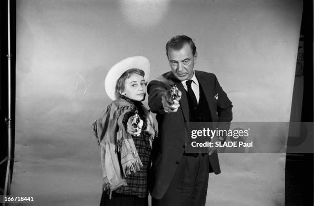 Release In New York Of The Film 'La Colline Des Potences' With Maria Schell And Gary Cooper And Studio With The Actors. 1959 26 février New York,...