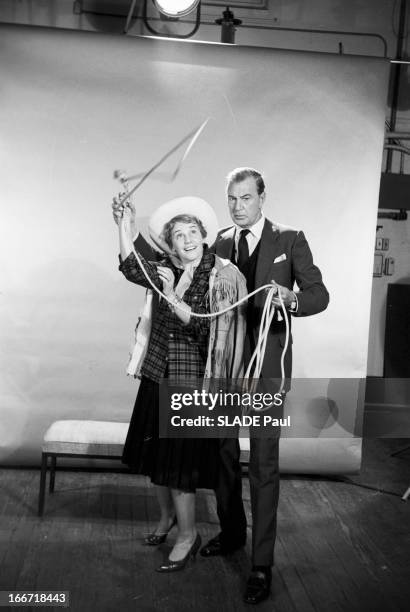 Release In New York Of The Film 'La Colline Des Potences' With Maria Schell And Gary Cooper And Studio With The Actors. 1959 26 février New York,...