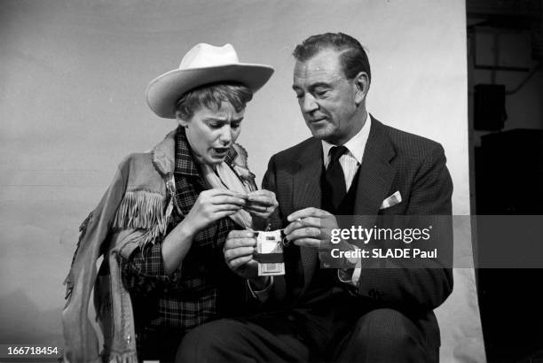 Release In New York Of The Film 'La Colline Des Potences' With Maria Schell And Gary Cooper And Studio With The Actors. 1959 26 février New York,...